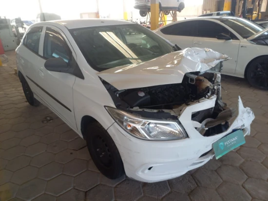 Chevrolet Onix 1.0MT LT 2014 em Tijucas - Santa Catarina