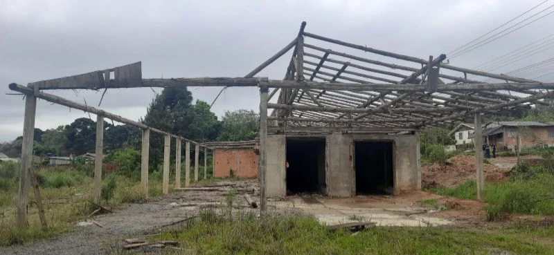 Galpão demolição e retirada em Itaiópolis/SC em Itaiópolis - Santa Catarina