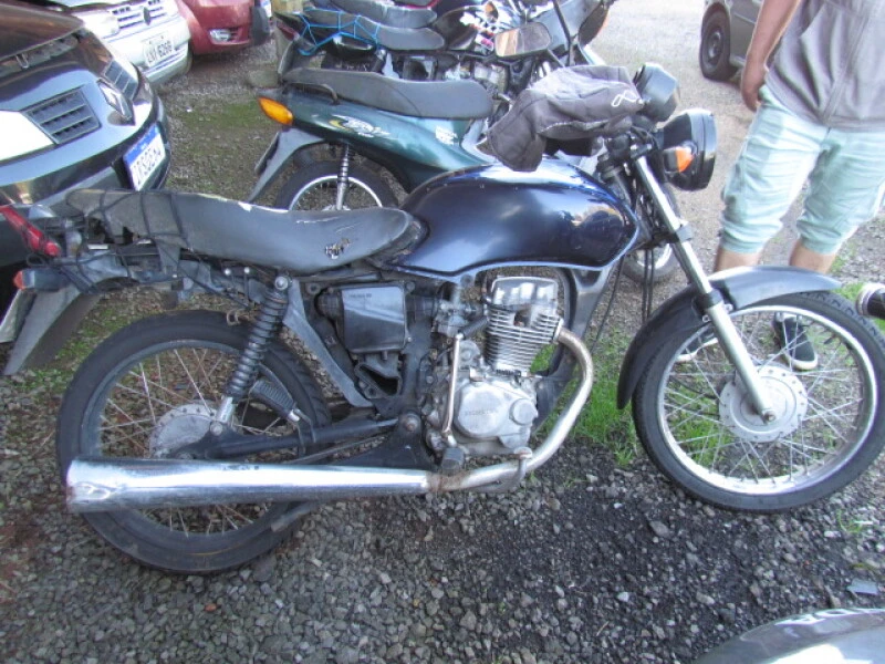 Honda CG 125 Titan KSE 2002/2003 Azul Gasolina em Farroupilha - Rio Grande do Sul