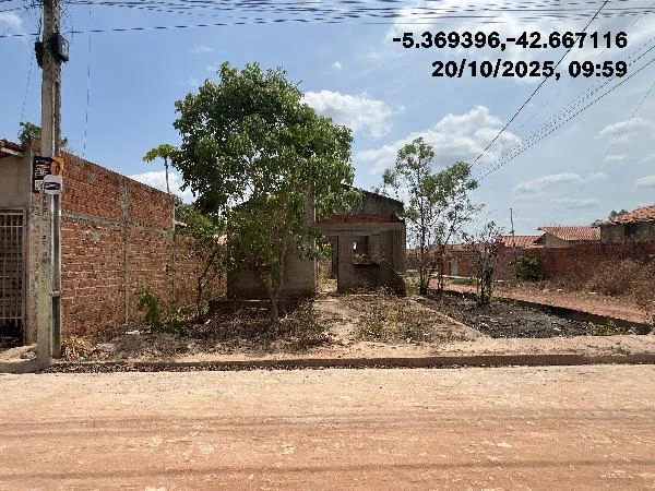 Terreno no Cidade Nova em Demerval Lobão/PI em Demerval Lobao - Piauí