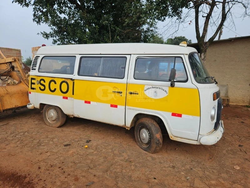 Volkswagen Kombi Escolar 2008/2009 em Cruz Alta - Rio Grande do Sul