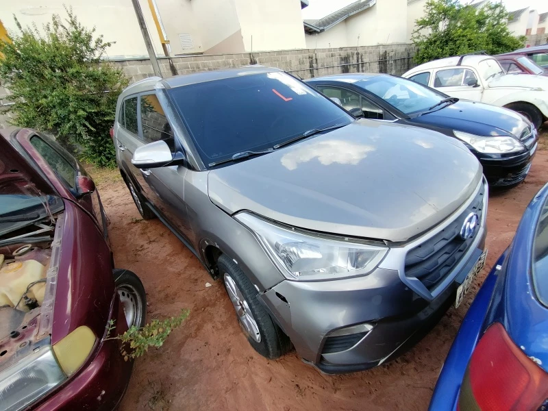 Toyota Hilux Hilux Prata em Marília - São Paulo