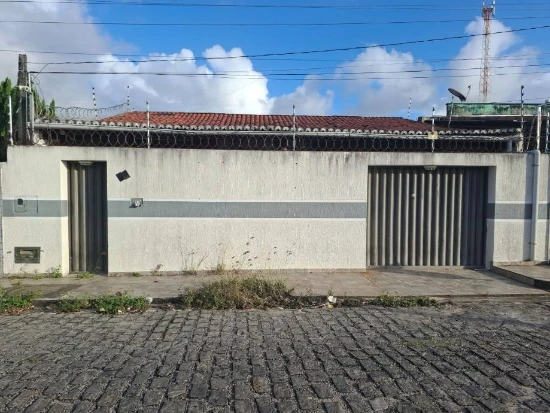 Casa em Parnamirim/RN em Parnamirim - Rio Grande do Norte