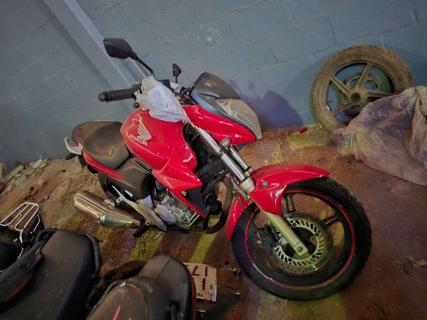 Honda CB 300R CB 300R 2011 Vermelho em Apucarana - Paraná
