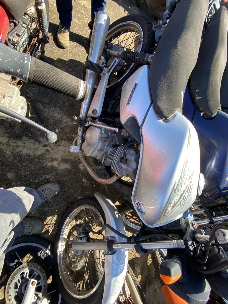 Honda Moto Honda Prata Sucata Aparente em Marília - São Paulo