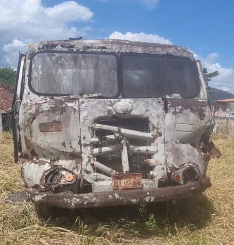 FNM Caminhão Sucata 2010? - Somente Pessoa Jurídica Credenciada em Ipiaú - Bahia