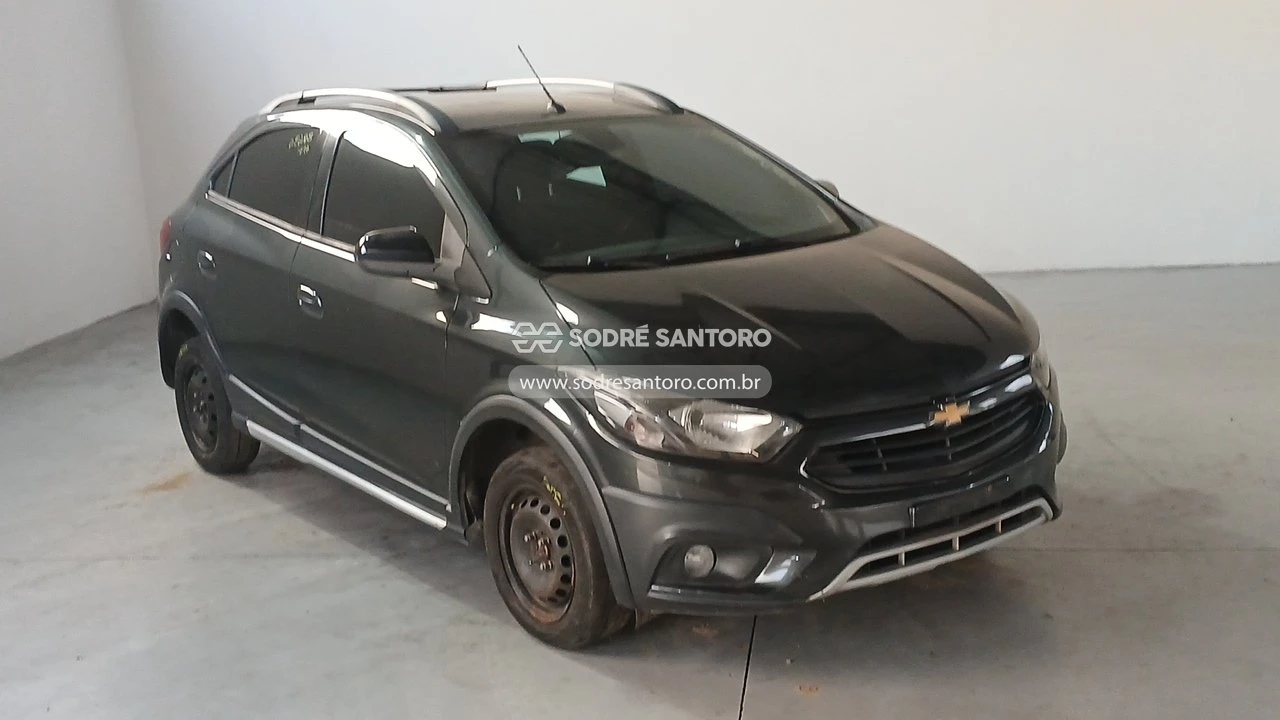 Chevrolet Onix Onix 1.4MT ACT 2018/2019 em Caçapava - São Paulo