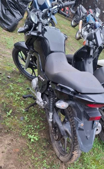 Honda CG 160 Fan Fan 2022/2023 160cc Gasolina Manual em Camboriú - Santa Catarina