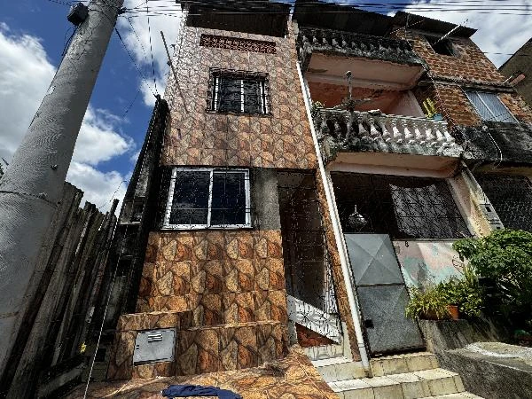 Casa com 2 Quartos em Cajazeiras IV, Salvador/BA em Salvador - Bahia