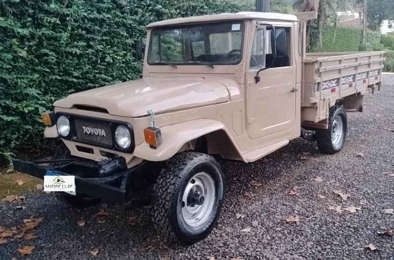 Toyota Bandeirante 1981 2.0 Diesel Manual, Picape 2 portas em Bituruna - Paraná