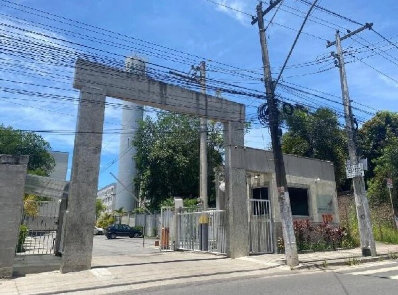 Apartamento com 44,72 m², 2 quartos e 1 vaga em condomínio com portaria e muro de concreto no bairro Pacheco