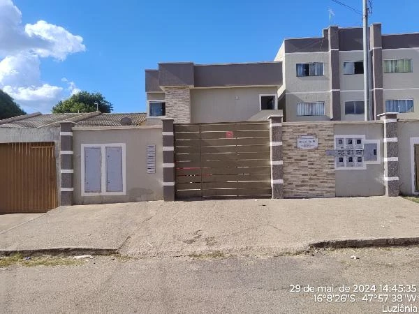 Apartamento em condomínio residencial com portão de acesso