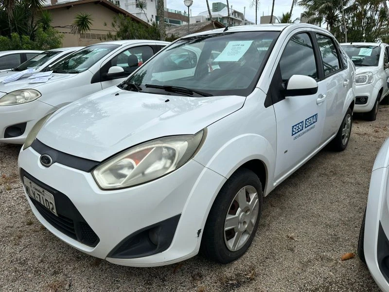 Ford Fiesta Sedan 2014 em Florianópolis - Santa Catarina