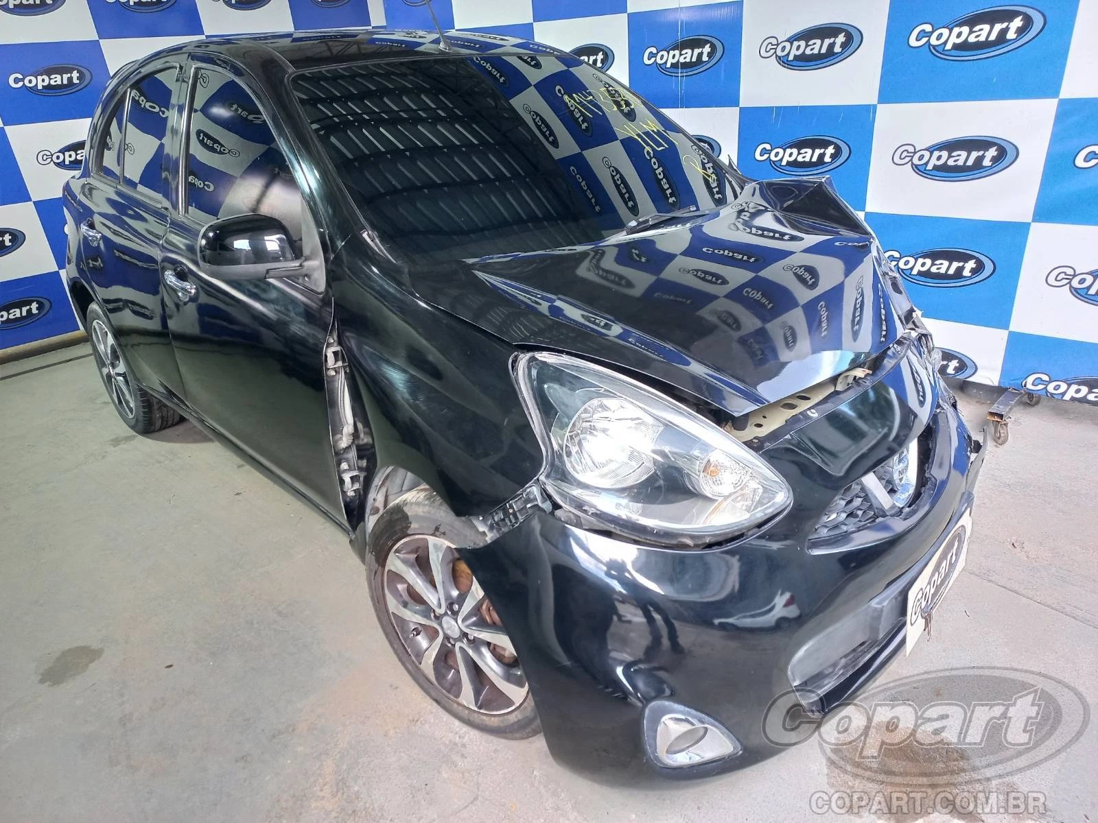 Nissan March March SL 2015 1.6 em Manaus - Amazonas