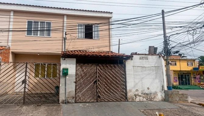 Casa com 2 Pavimentos em Mesquita/RJ em Mesquita - Rio de Janeiro