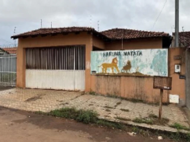 Casa com 3 Dormitórios e Suíte no Jardim Califórnia em Formosa/GO em Formosa - Goiás