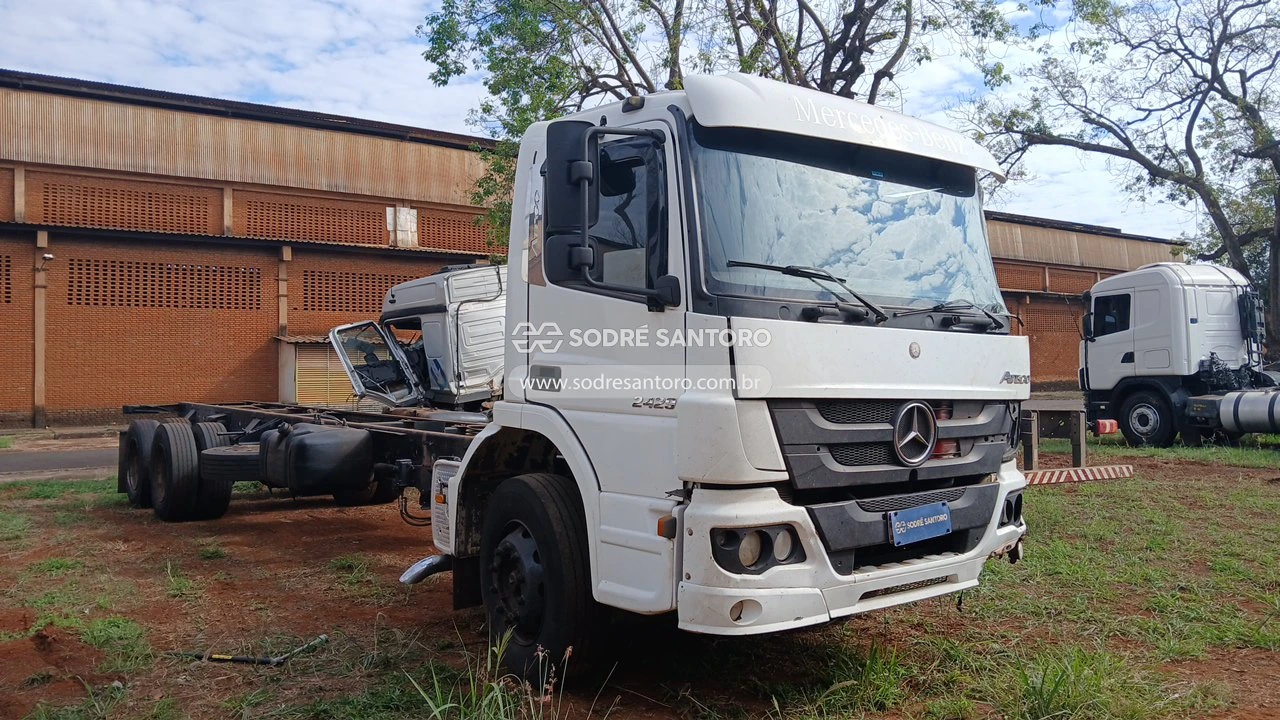 Mercedes-Benz Atego Atego 2429 2013 Manual Diesel em Sertãozinho - São Paulo