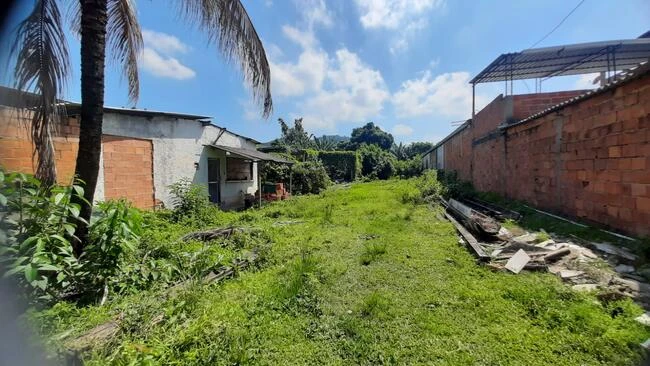 Terreno em Duque de Caxias-RJ em 000m² Em Duque De Caxias - Rio de Janeiro