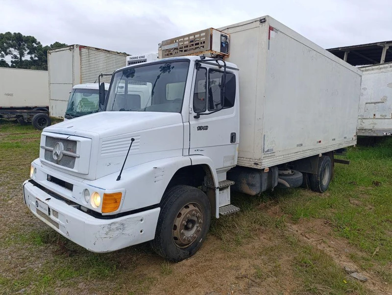Mercedes-Benz L 1318 Frigorífico 2007/2008 em Curitiba - Paraná
