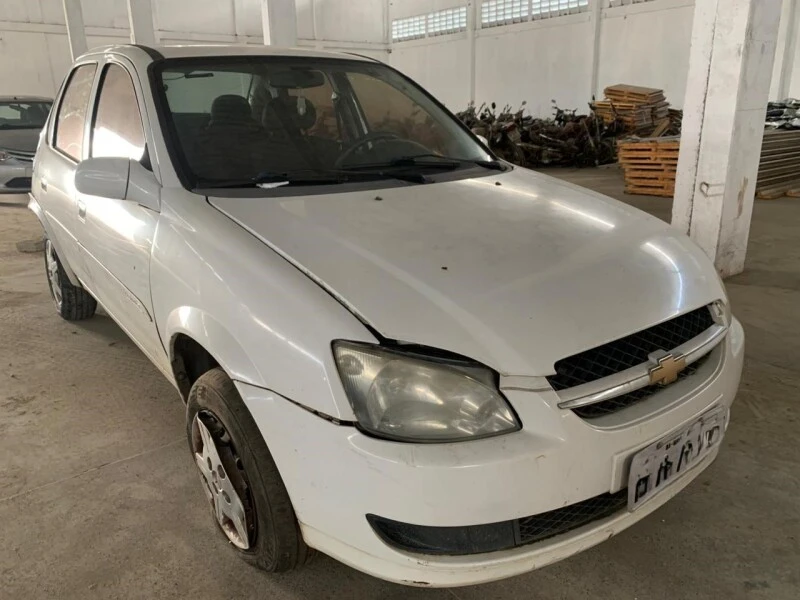 Chevrolet Classic LS Irrecuperável em Feira De Santana - Bahia