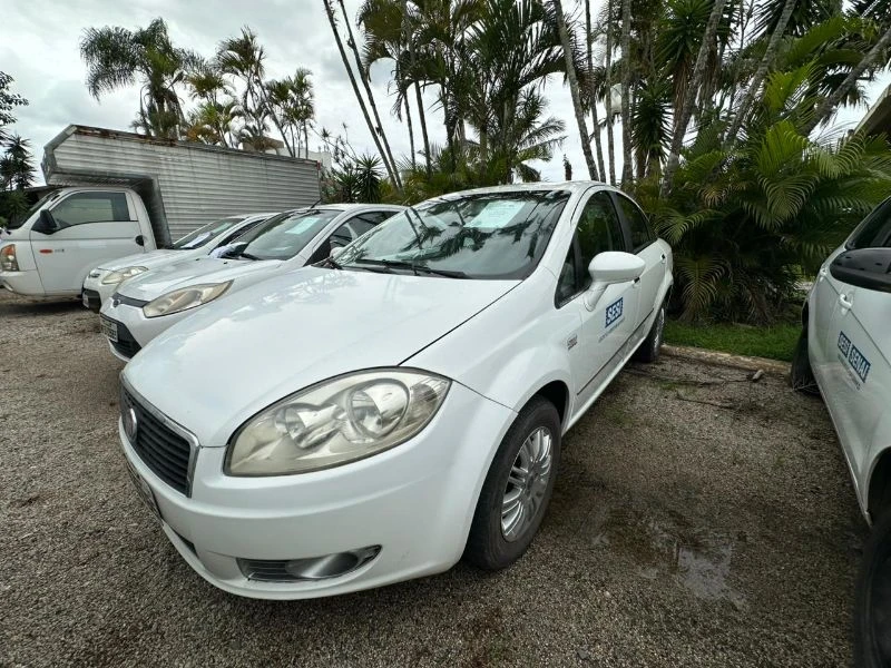 Fiat Linea 2013/2014 em Florianópolis - Santa Catarina