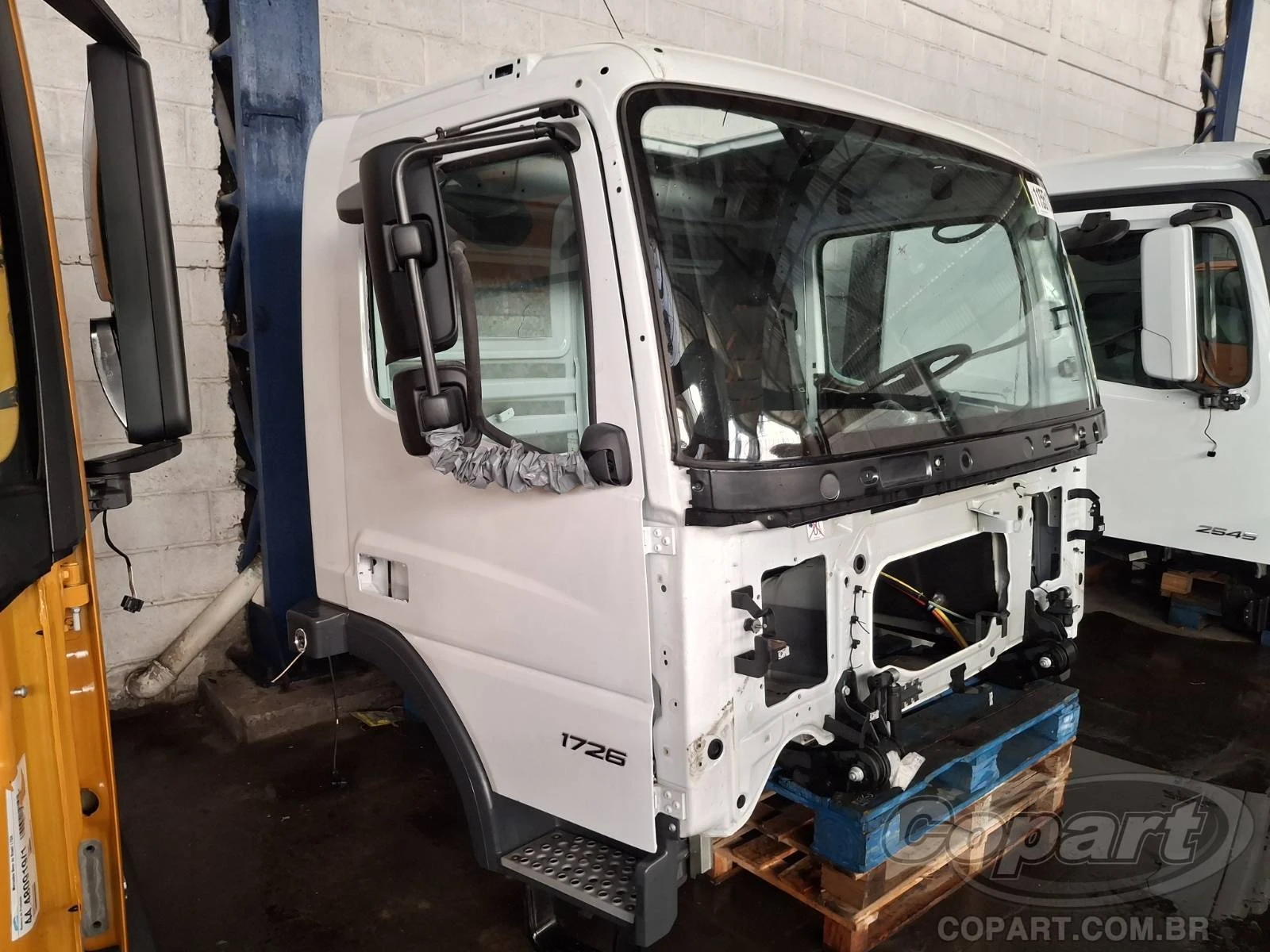 Mercedes-Benz Cabine Cabine Atego 1726 em Embu Das Artes - São Paulo