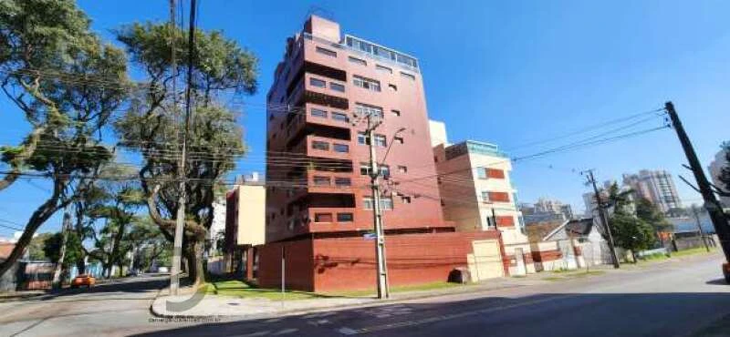 Apartamento com 3 Suítes em Curitiba/PR em Curitiba - Paraná