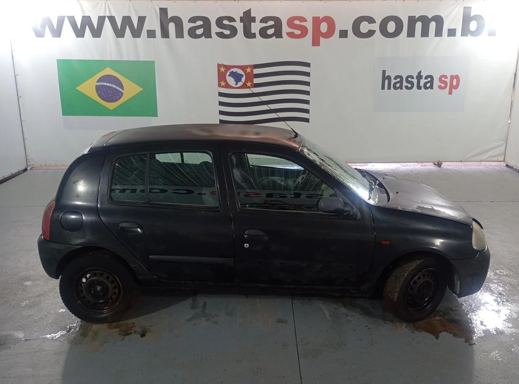 Renault Clio RN 1.0 16V 2001 Preto em Casa Branca - São Paulo