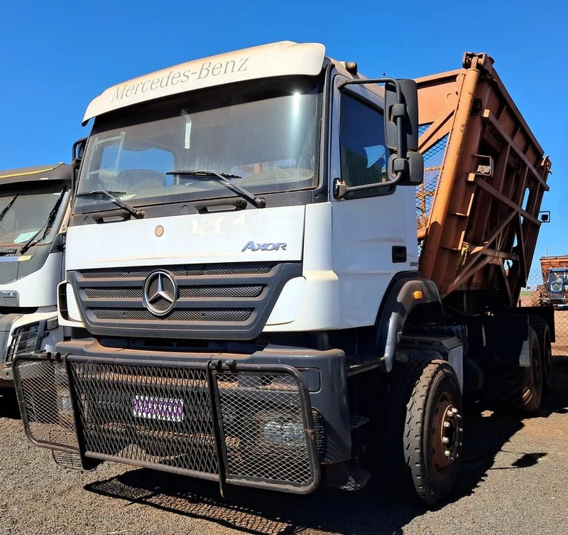 Mercedes-Benz Axor Axor 3344S6X4 2016 Semi-Automático 6x4 em Quirinópolis - Goiás