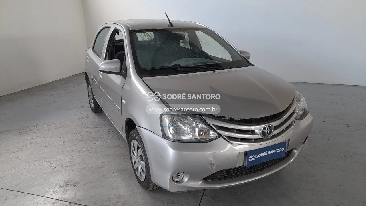Toyota Etios HB X 13L MT 2016/2017 em Caçapava - São Paulo