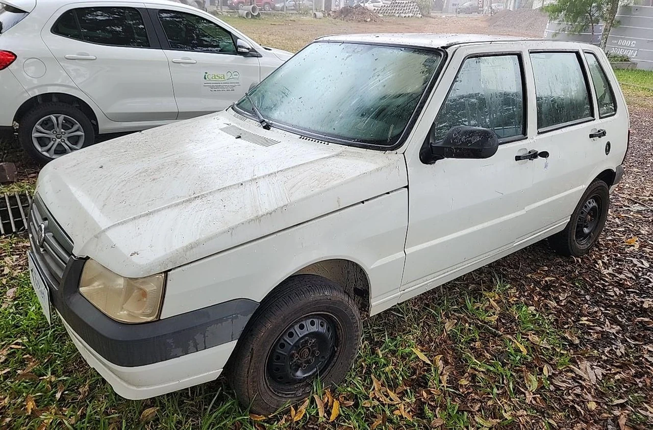 Fiat Uno Mille Economy 2013 Manual em Chapecó - Santa Catarina