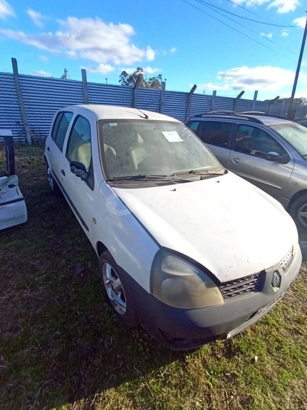 Renault Clio Aut 16 16VH 2003 em Alegrete - Rio Grande do Sul