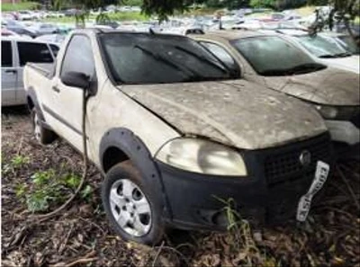 Fiat Strada Working 2012 2013 Branca em Cascavel - Paraná