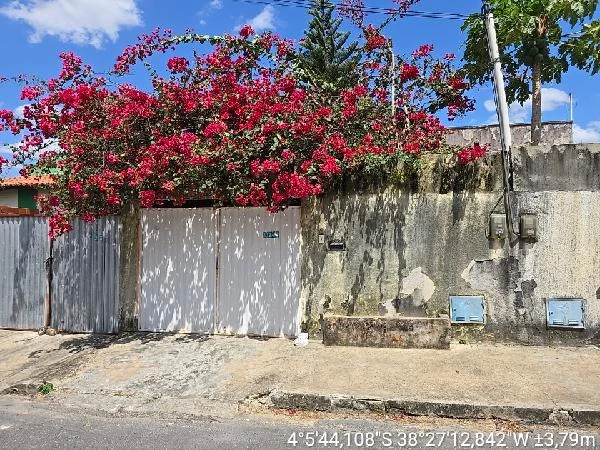 Casa de 53m² com 2 Quartos e 1 Vaga em Horizonte - Ceará