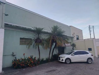 Prédio Comercial na Av. Washington Luiz em Espírito Santo do Pinhal/SP em Espírito Santo Do Pinhal - São Paulo