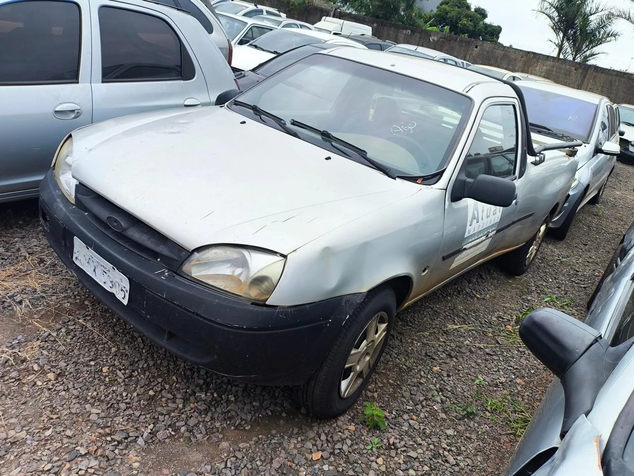 Ford Courier Courier 1.6 L 2005 em Maringá - Paraná