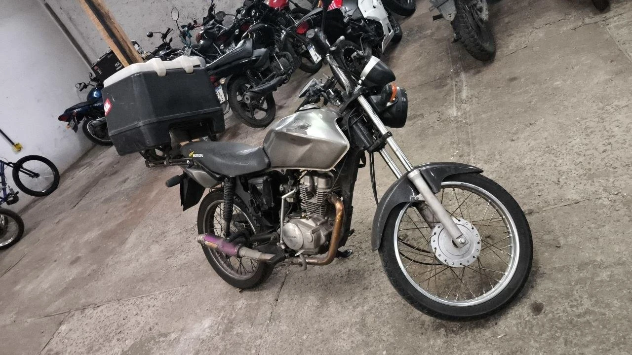 Honda CG 150 Titan KS 2008 150cc Cinza em Araucária - Paraná