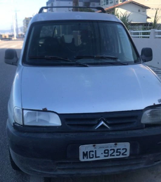 Citroën Berlingo 2005/2006 1.6 em Navegantes - Santa Catarina
