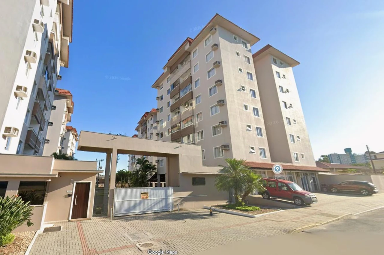 Apartamento com 2 quartos? em Joinville - Santa Catarina