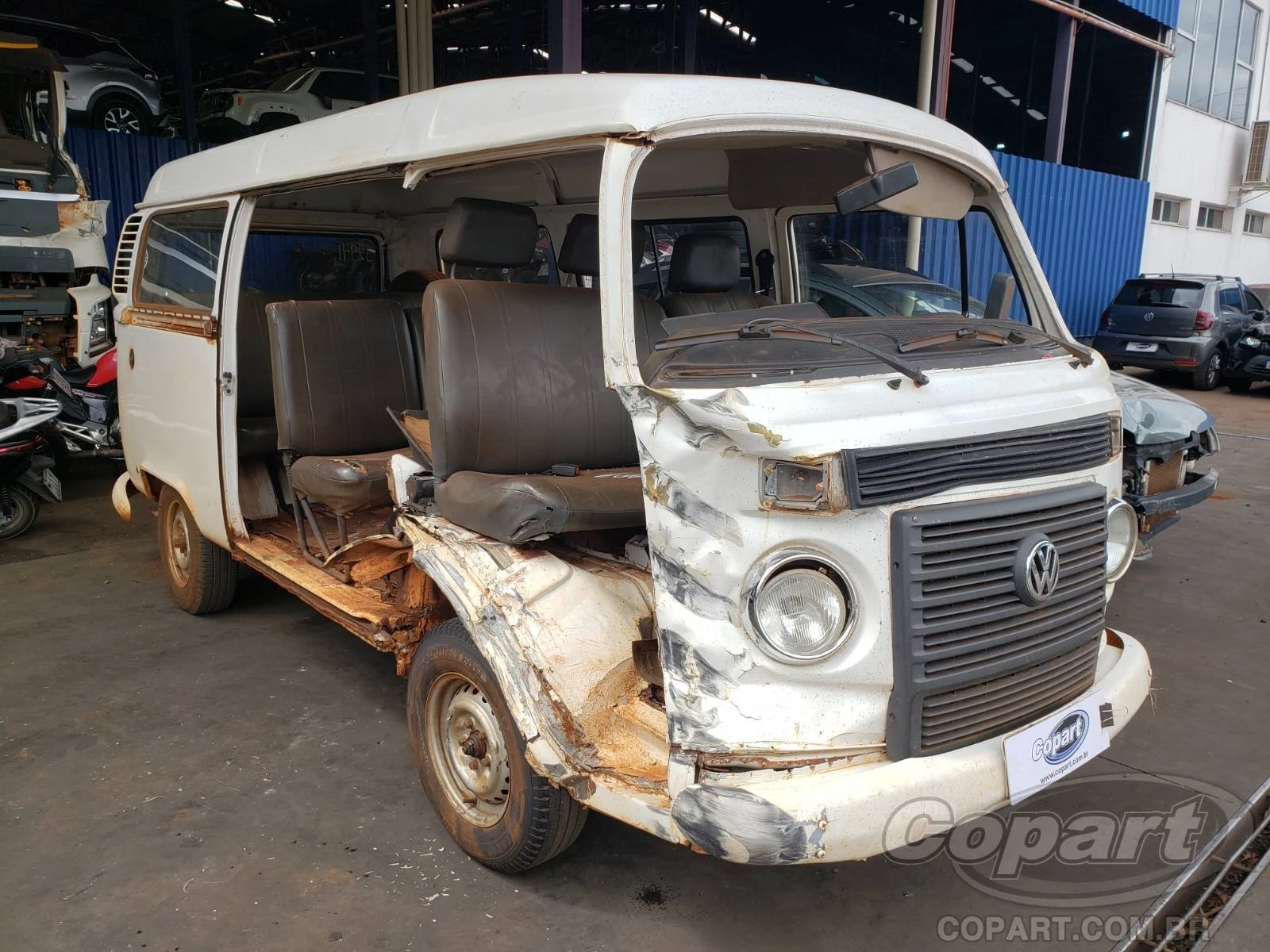 Volkswagen Kombi Total Flex 2013 em Ribeirão Preto - São Paulo