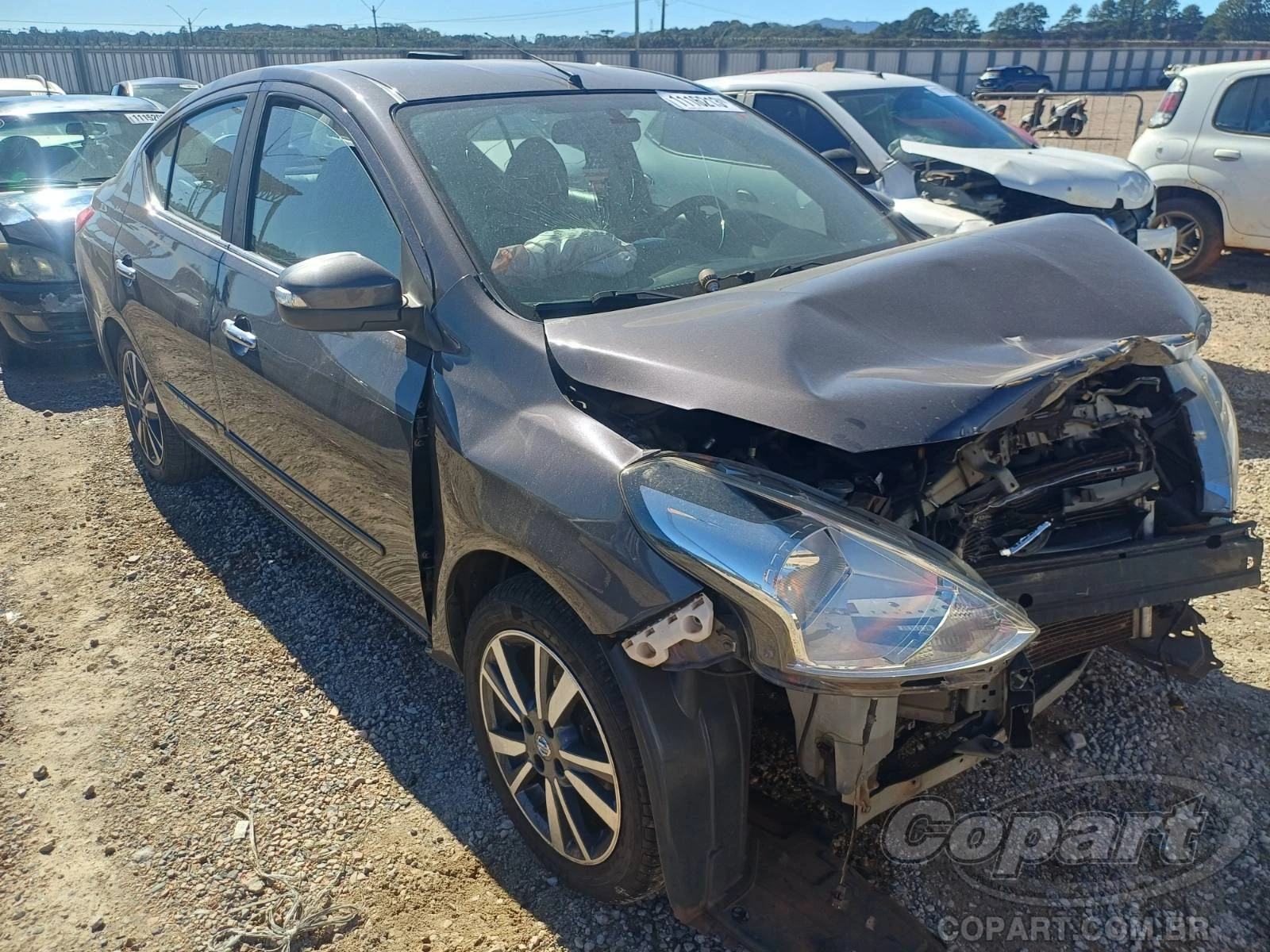 Nissan Versa Versa SL 1.6 CVT 2018 em São José Dos Pinhais - Paraná