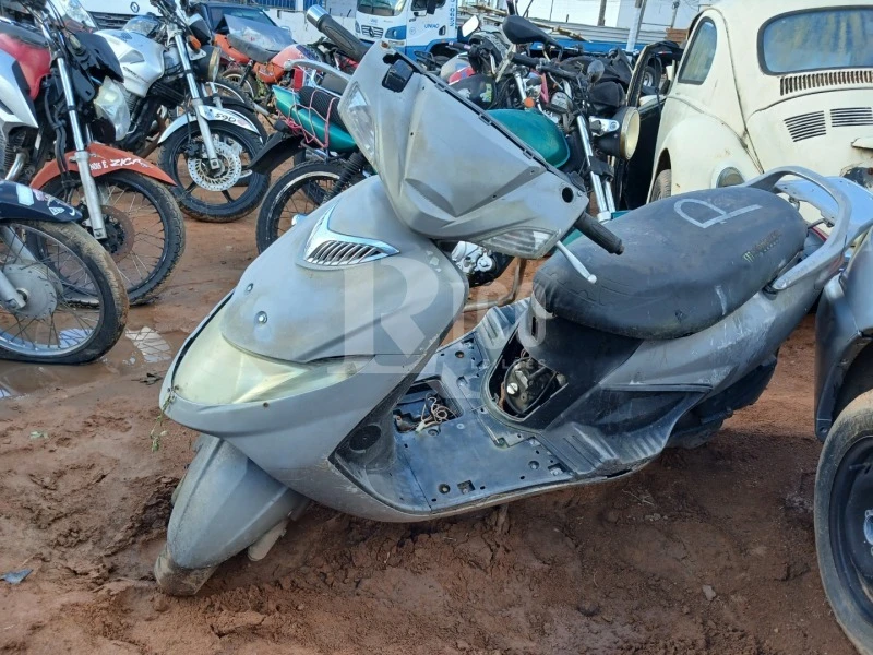 Suzuki AN125 AN125 Sucata em Jacareí - São Paulo