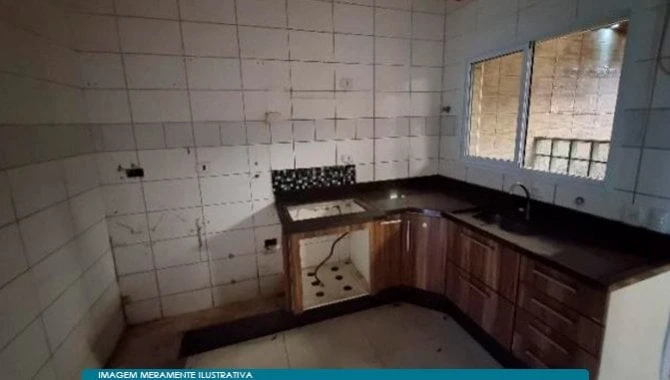 Outro Cozinha com bancada escura em condomínio em Cidade/UF em São Paulo