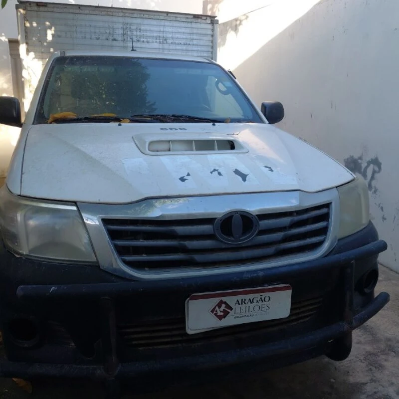Toyota Hilux CS4X4 2011 2KD5575361 Automático 4x4 em Ouricuri - Pernambuco
