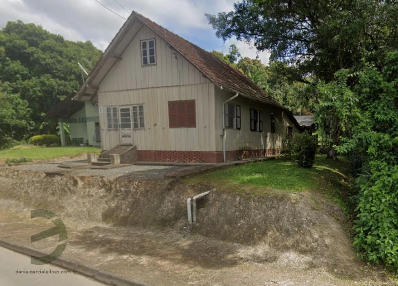 Terreno em Joinville/SC, Rua Parati, 352 em Joinville - Santa Catarina