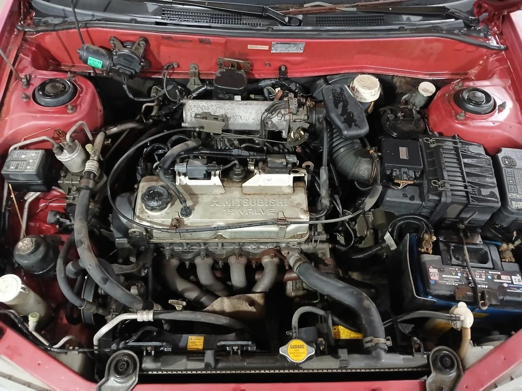 Mitsubishi Lancer 1997 Vermelha em Porto Feliz - São Paulo
