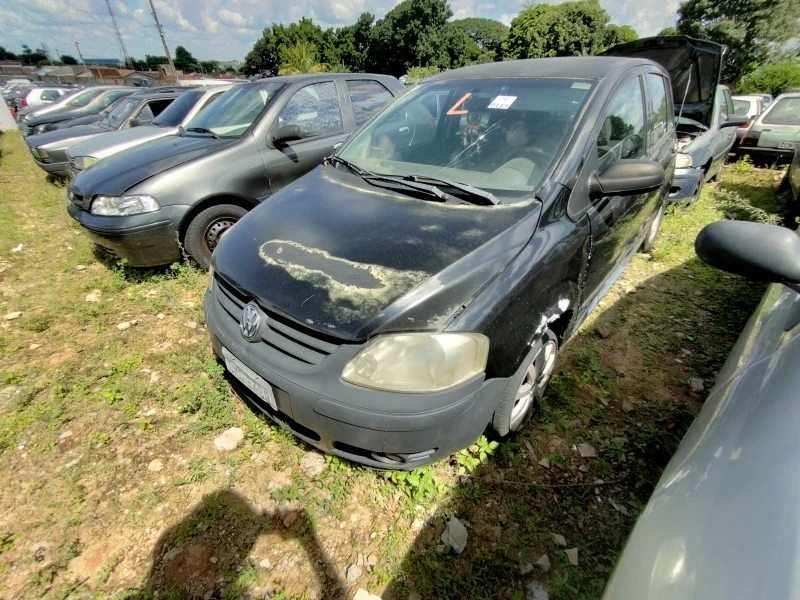 Volkswagen Fox Inservível - Sucata em Marília - São Paulo