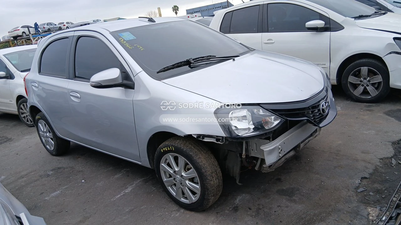 Toyota Etios HB XPlus 2018/2019 1.5 Automático Prata