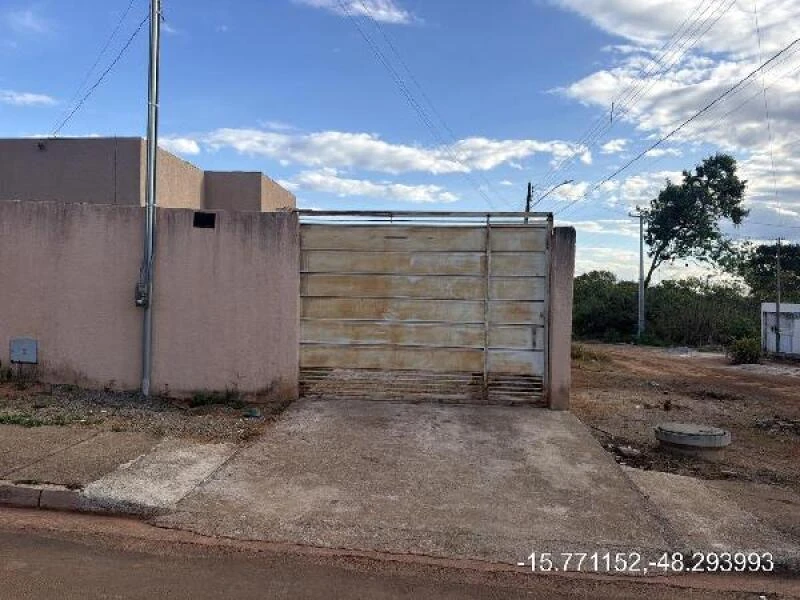 Casa com 3 Quartos em Águas Lindas de Goiás/GO em Águas Lindas De Goiás - Goiás