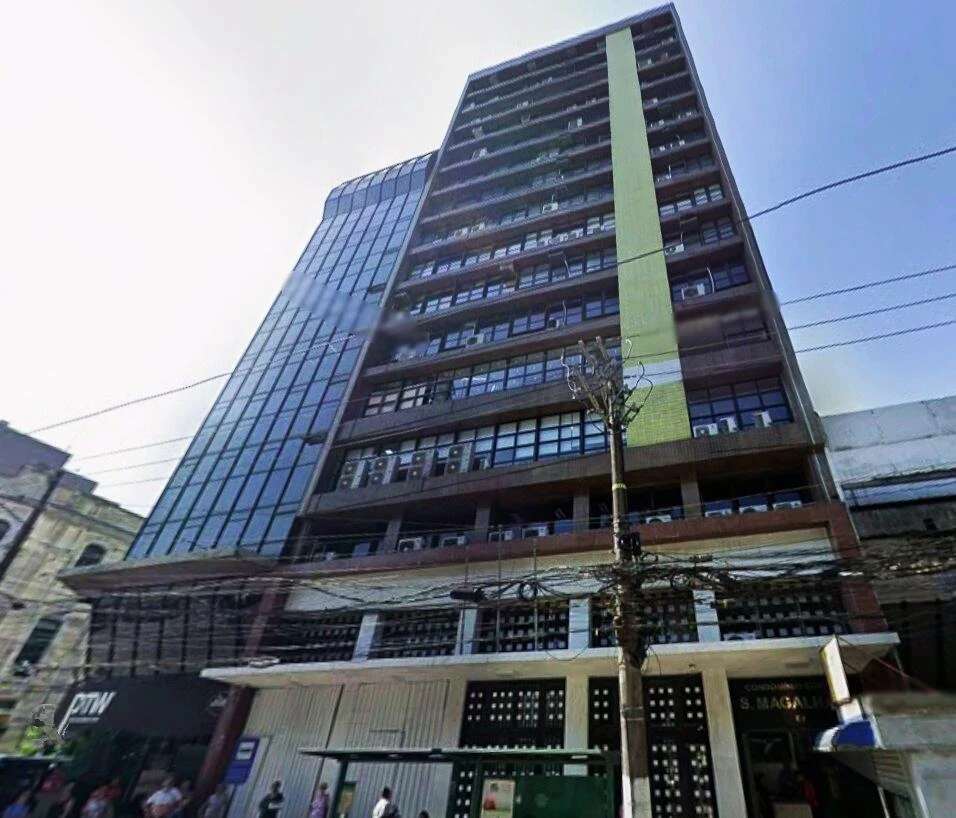 Loja com área útil de 649m² no Edifício Souza Magalhães em Santos/SP em Santos - São Paulo
